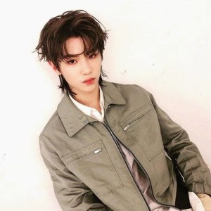 娱乐圈反差：明星光鲜背后隐藏的真实生活，令人震惊？